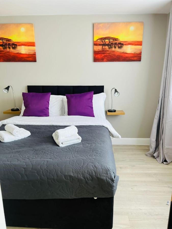 Indigo Suites เอนฟิลด์ ภายนอก รูปภาพ