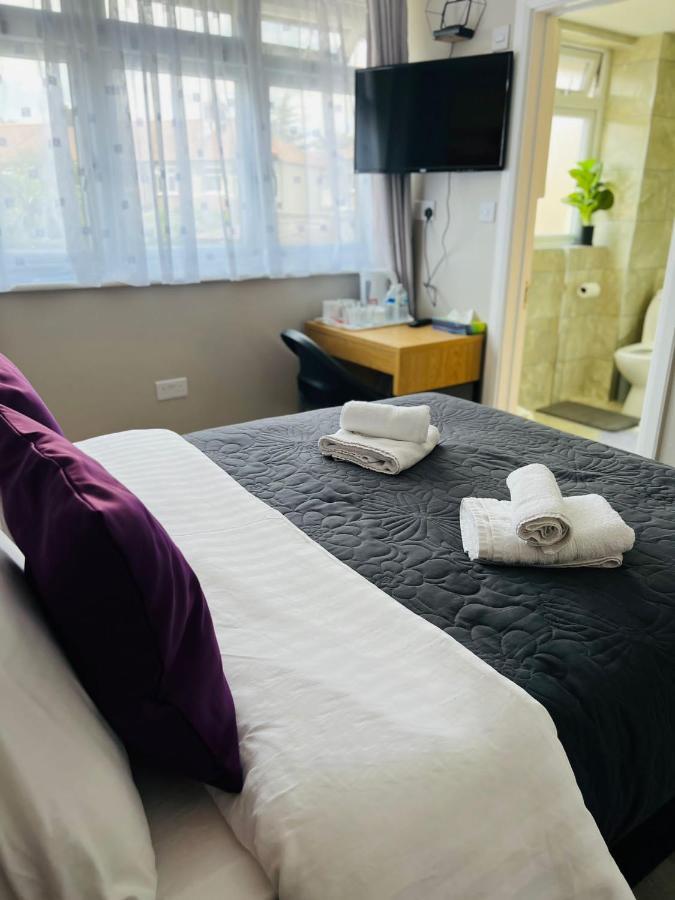 Indigo Suites เอนฟิลด์ ภายนอก รูปภาพ